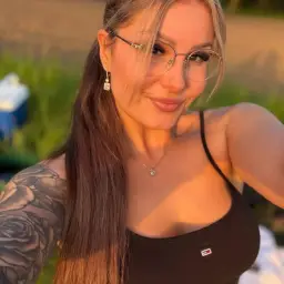 Wer wäre beim ersten Date nervöser – du oder ich? 🥹❤️