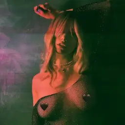 😈