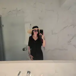 Gib mir deine Hand, ich will sie lutschen