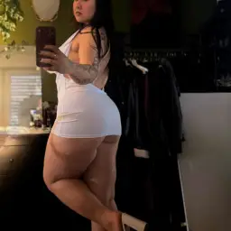 ganz schön knapp das Kleid 😃