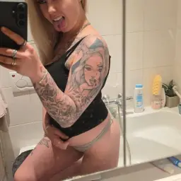 Ich verrate nicht, was hinter der Kamera passiert ist... aber ich verspreche dir, dass es sich gelohnt hat. 😏🖤🔥
Bist du mutig genug es dir anzusehen ? 🤫💦🔥
#bigtits #titten #reizwäsche #girlnextdoor #versaut #arsch #blond #booty #sexy #video #strip