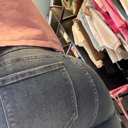 Guckst du mir etwa auf den Po? 😝