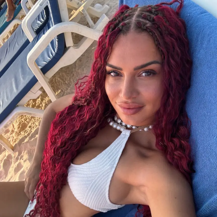 elina_coriva – Spotti.net
