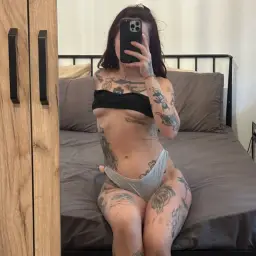 Was würdest du mich als Erstes fragen? 😏
#fitgirl #fitty #gymgirl #kurvig #sportlich #heiß #booty #babygirl #baddie #selbstbewusst #bodygoals #gymbae #süß #verspielt #frech #trainiert #sexygirl #waistgoals #gymselfie #fitbabe 😏
