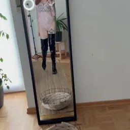😈