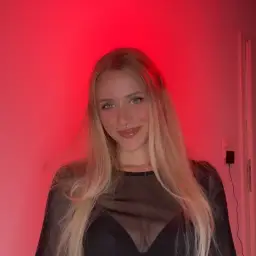 Ich bin online und habe Zeit. Lass uns ein bisschen die Zeit vergessen.