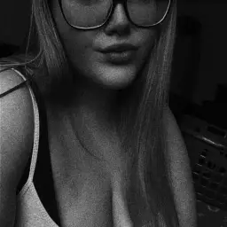 Guten Morgen !❤️🥹
#schwarzweis #filter #dienstag