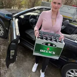 wann warst du das letzte Mal auf einem Festival und was würdest du tun wenn wir gemeinsam in einem Zelt schlafen würden??🥵 Schreibs mir in die Kommentare bin gespannt hehe