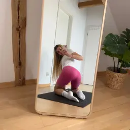 Hast du den ääähm Finger oben wird man dich loben 🤔🔥
