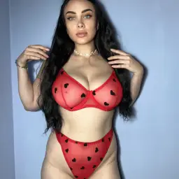 🐞❤️

Maikäfer flieg,
oder bringst du mein Herz heute nur noch mehr durcheinander? 😏😉

#sexy #bigboobs #busty #curvy  #cleavage  #lingerie  #hotgirl #babygirl #tease   #flirty #brunette #prettyface #heiss #kurven #verfuehrung #temptation #softdomme #goodgirlgonebad  #pinkgirl  #titten