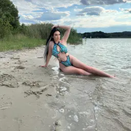 🌊🧜‍♀️😏
Wenn Meerjungfrauen nicht geküsst werden dürfen,
Wie begrüßt man sie dann? 😉

#sexy #bigboobs #busty #curvy  #cleavage  #lingerie  #hotgirl #babygirl #tease   #flirty #brunette #prettyface #heiss #kurven #verfuehrung #temptation #softdomme #goodgirlgonebad  #pinkgirl  #titten