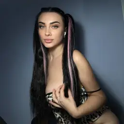 Ich habe versucht, ganz unschuldig in die Kamera zu schauen,😇❤️
Hat es funktioniert oder erkennst du die freche Seite trotzdem sofort? 😏
#sexy #bigboobs #busty #curvy  #cleavage  #lingerie  #hotgirl #babygirl #tease   #flirty #brunette #prettyface #heiss #kurven #verfuehrung #temptation #softdomme #goodgirlgonebad  #pinkgirl  #titten