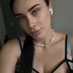 Jetzt bin ich gespannt 😏
würdest du hochziehen oder runter?
#pinkgirl #babygirl #softdomme #dominant #egirl #baddie #prettyface #lingerie #coquette #dollface #girly #heiß #unterwäsche #frech #prinzessin #piercing #cosplay #nylon #internetgirl #sexy