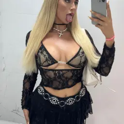 Wer würde jetzt gerne meine volle Aufmerksamkeit haben? 😘 #interaction #vip #hottie