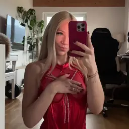 Übrigens meine Augen sind hier oben... Oder wo ging dein erster Blick hin? 😝🍒