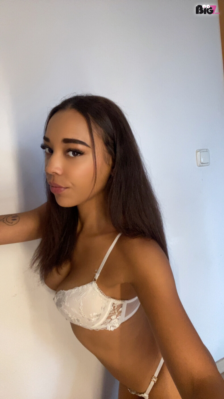 Aliyahbaddie – Spotti.net