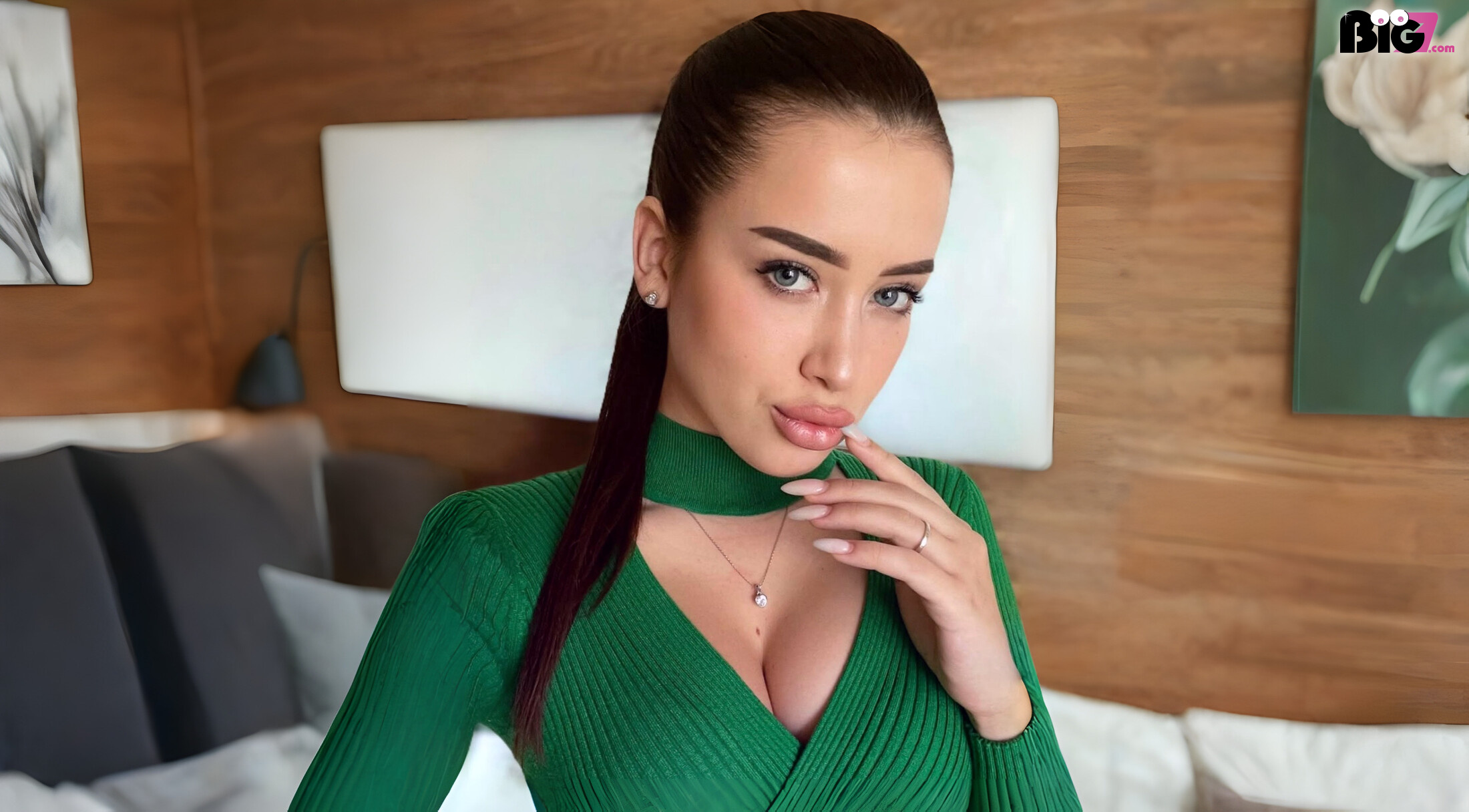 JasmineSmile – Spotti.net