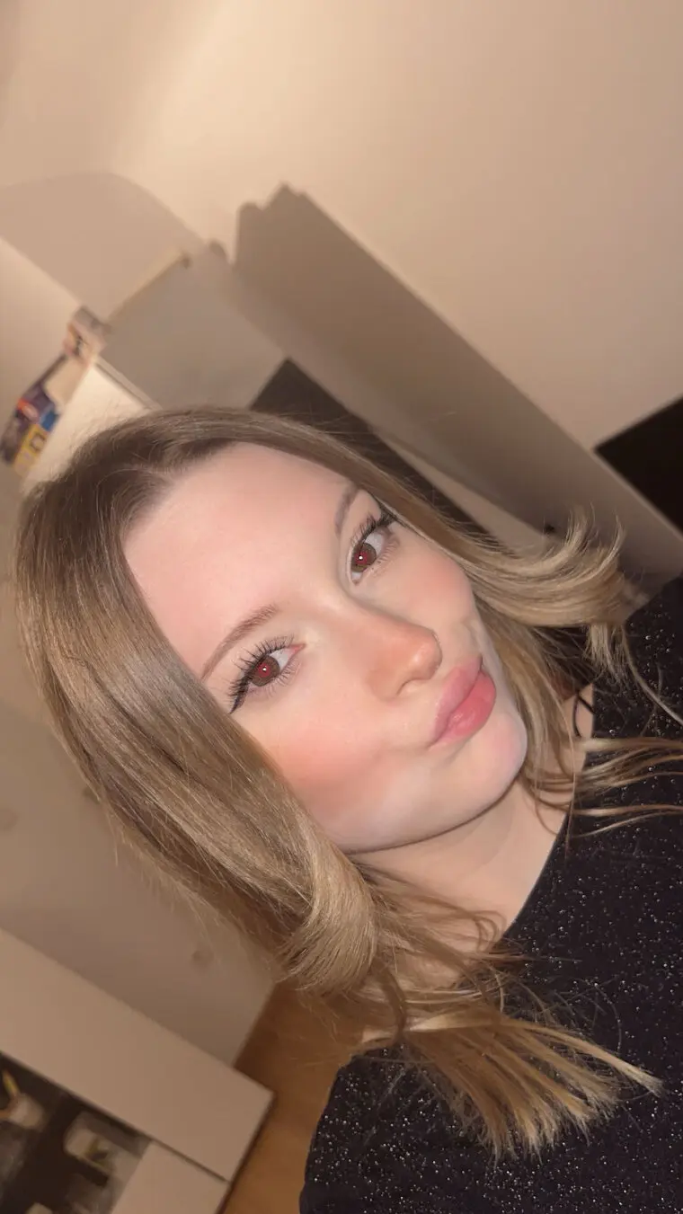 Larissa Sweet – Spotti.net