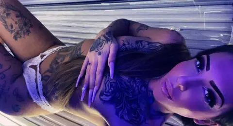 Sara Deluuxe – Spotti.net